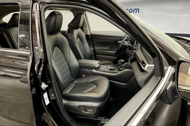 used 2022 Toyota Highlander car, priced at $41,448