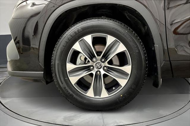 used 2022 Toyota Highlander car, priced at $41,448