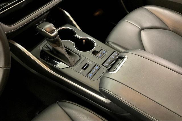 used 2022 Toyota Highlander car, priced at $41,448
