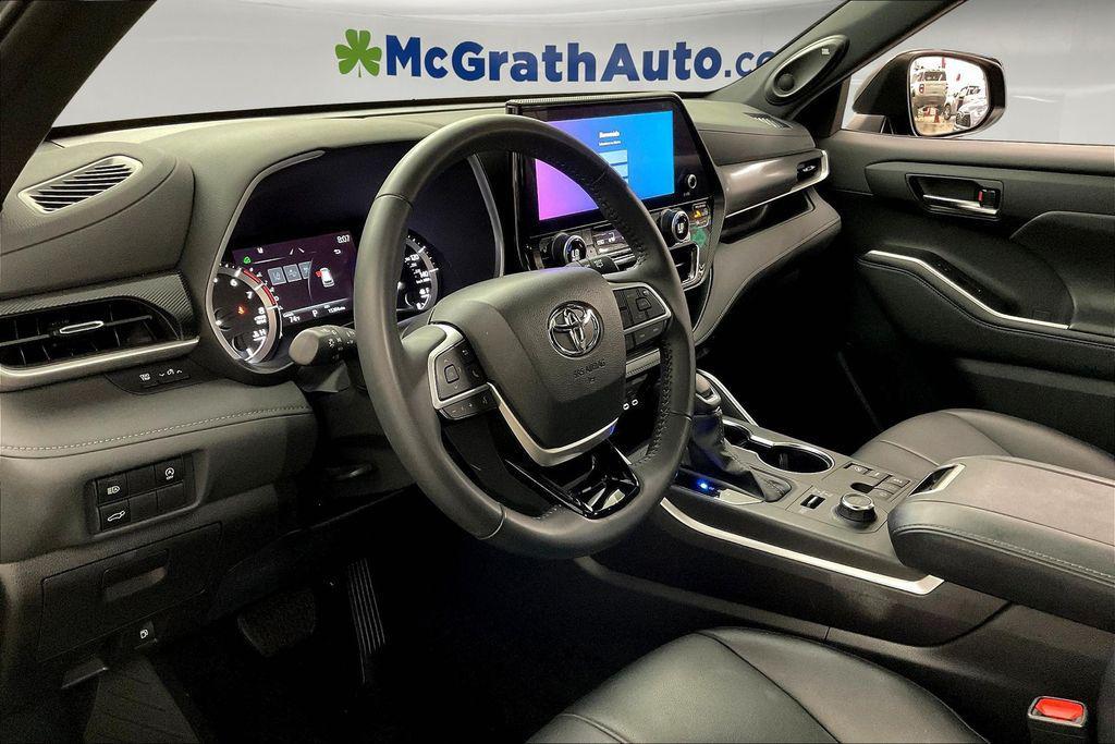 used 2024 Toyota Highlander car, priced at $46,448