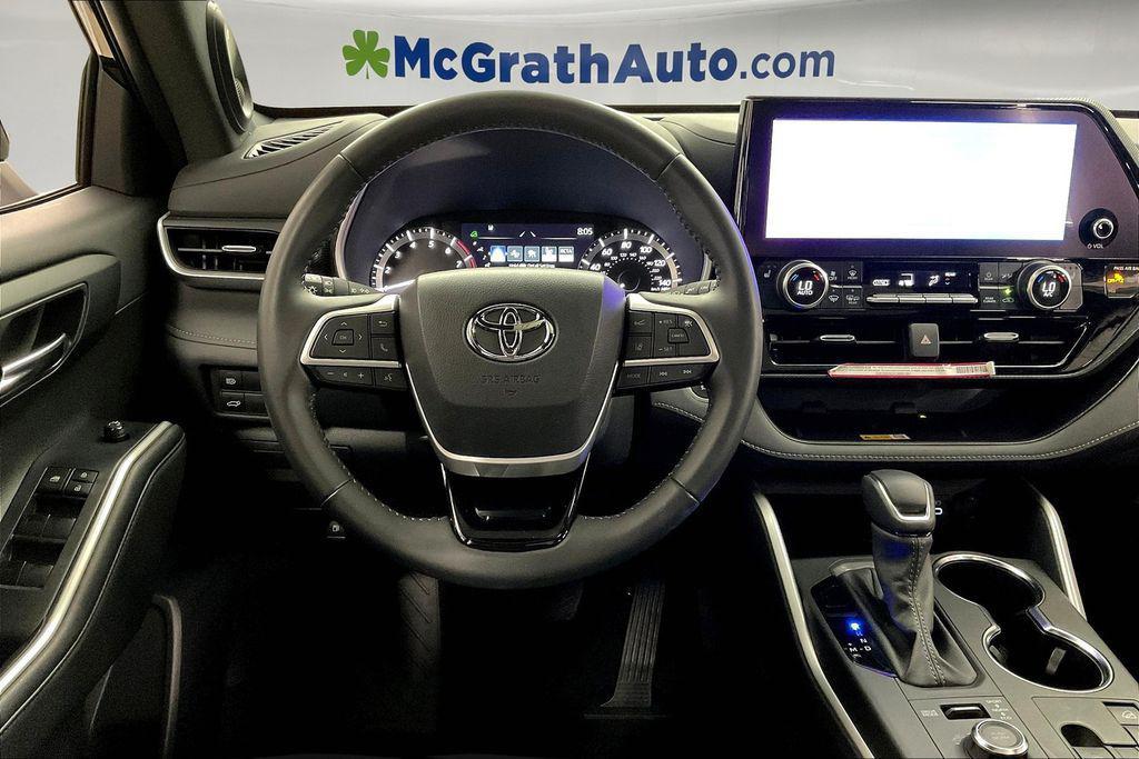 used 2024 Toyota Highlander car, priced at $46,448