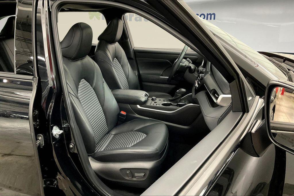 used 2024 Toyota Highlander car, priced at $46,448