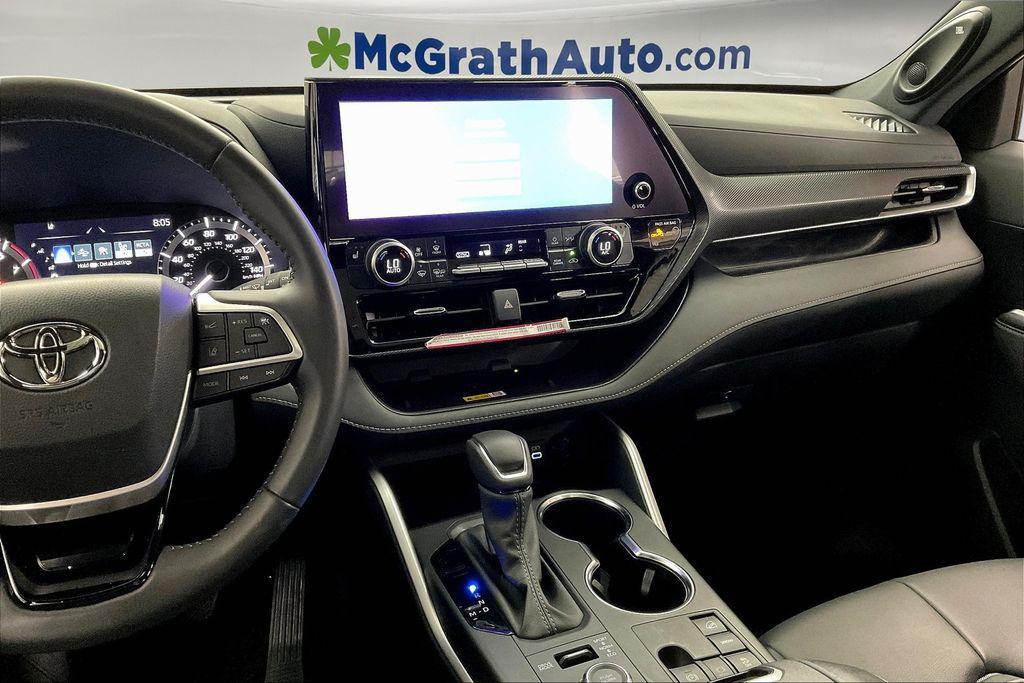 used 2024 Toyota Highlander car, priced at $46,448