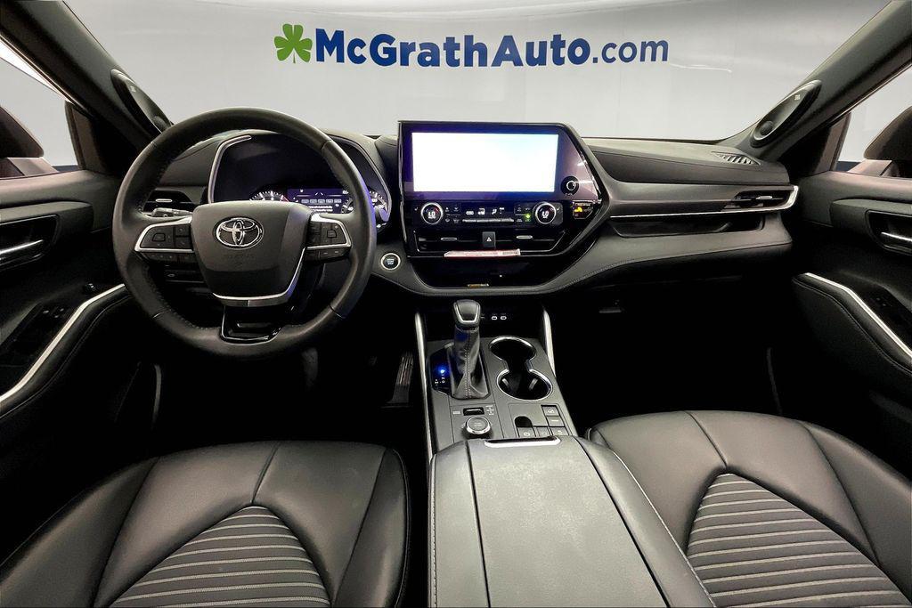 used 2024 Toyota Highlander car, priced at $46,448