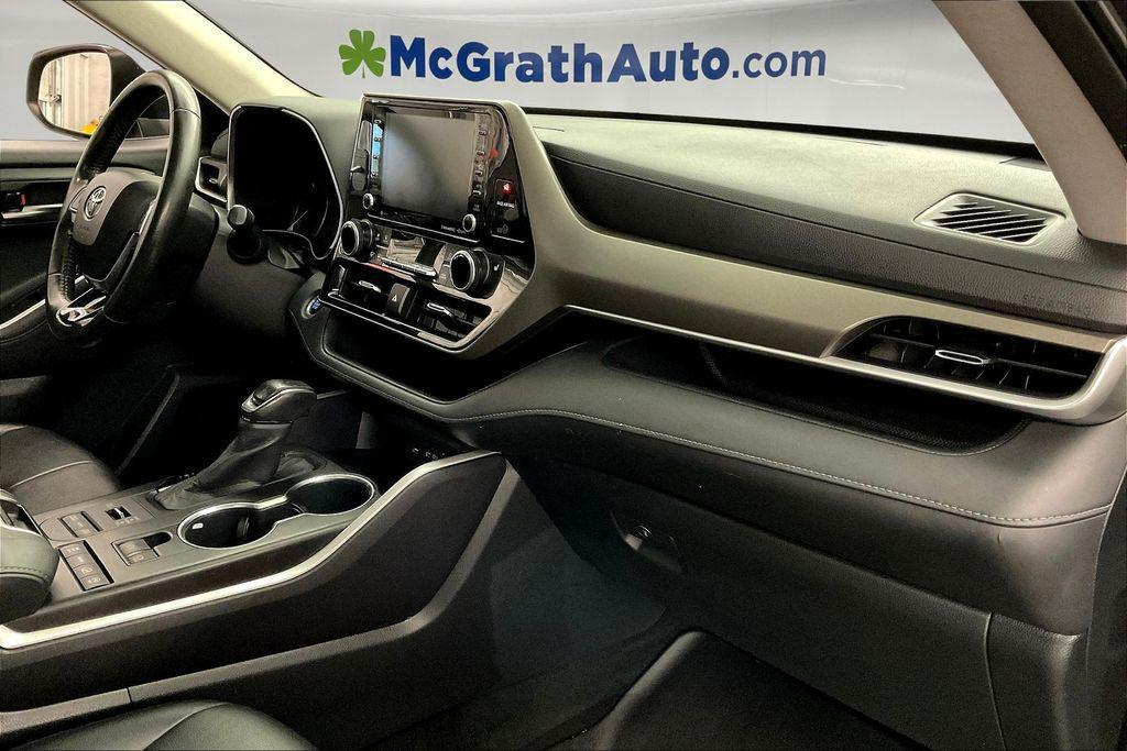 used 2020 Toyota Highlander car, priced at $28,036
