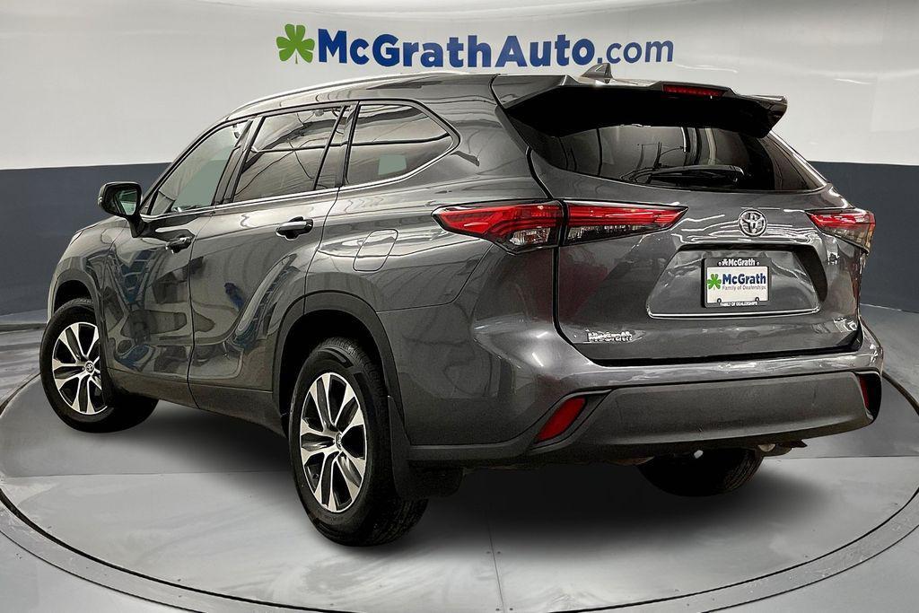 used 2020 Toyota Highlander car, priced at $28,036