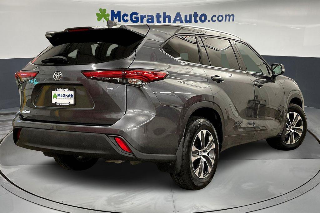 used 2020 Toyota Highlander car, priced at $28,036