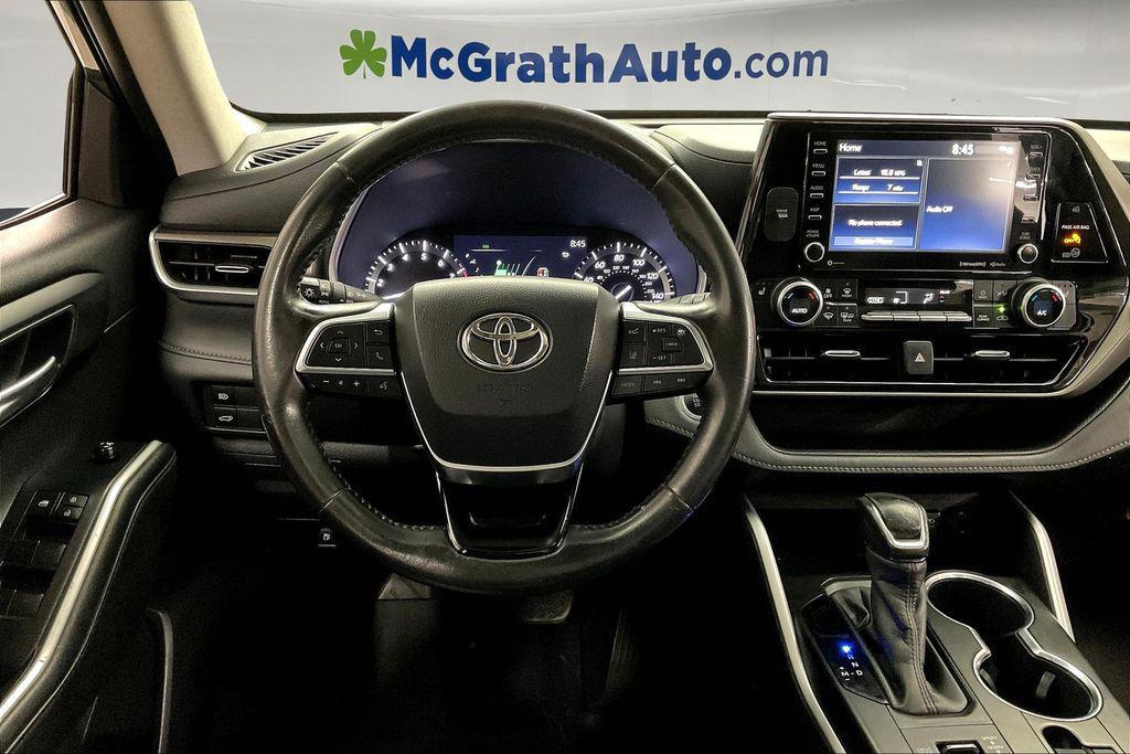 used 2020 Toyota Highlander car, priced at $28,036