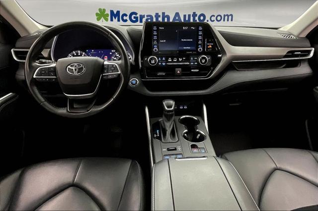 used 2022 Toyota Highlander car, priced at $38,799
