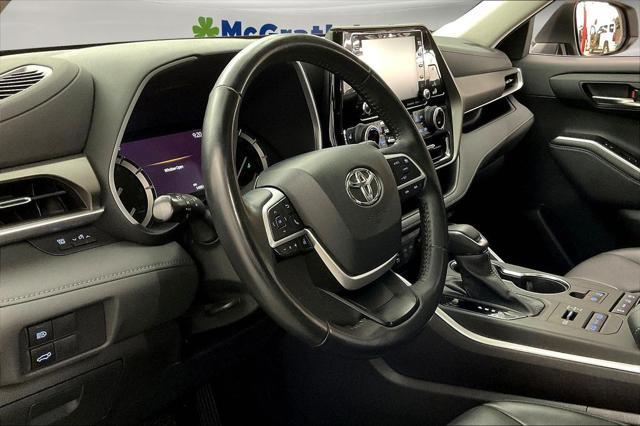 used 2022 Toyota Highlander car, priced at $38,799