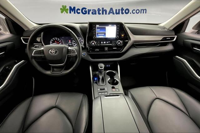 used 2022 Toyota Highlander car, priced at $41,144