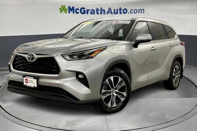 used 2022 Toyota Highlander car, priced at $41,096