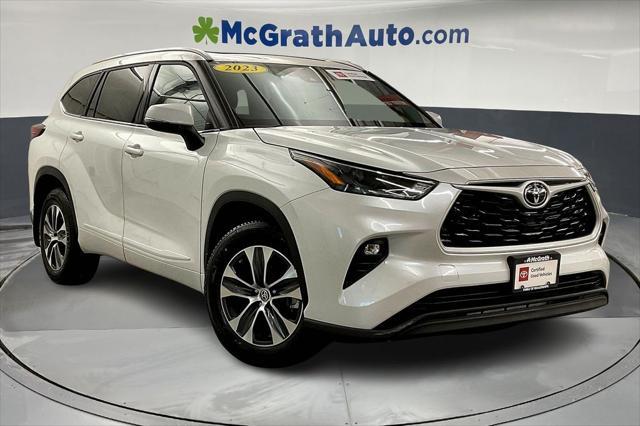 used 2022 Toyota Highlander car, priced at $41,870