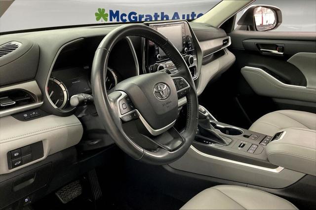 used 2022 Toyota Highlander car, priced at $41,870