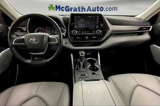 used 2022 Toyota Highlander car, priced at $41,870