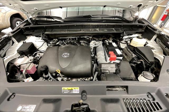 used 2022 Toyota Highlander car, priced at $41,870