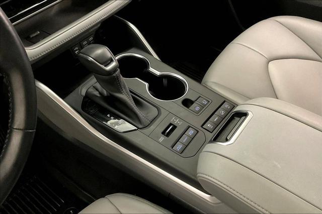 used 2022 Toyota Highlander car, priced at $41,870