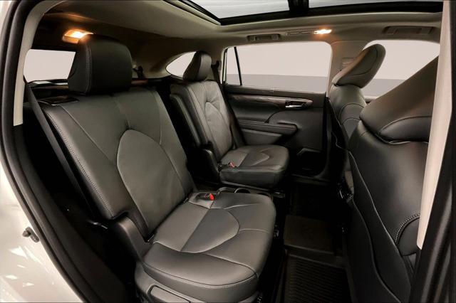 new 2025 Toyota Highlander car, priced at $54,528