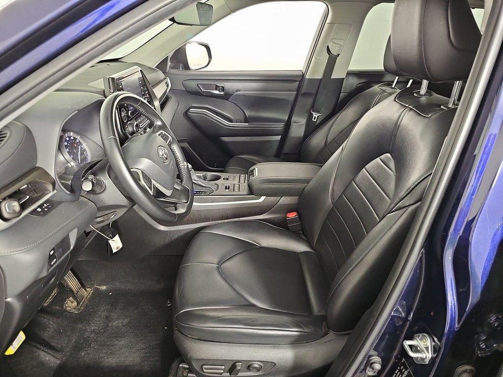 used 2022 Toyota Highlander car, priced at $39,978