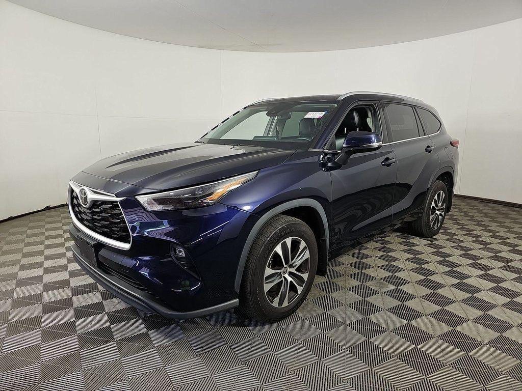 used 2022 Toyota Highlander car, priced at $39,978