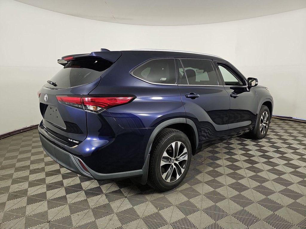 used 2022 Toyota Highlander car, priced at $39,978