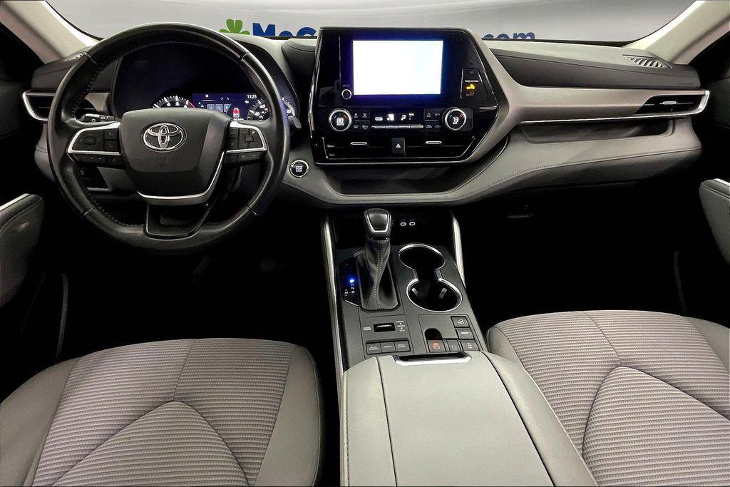 used 2023 Toyota Highlander car, priced at $32,528