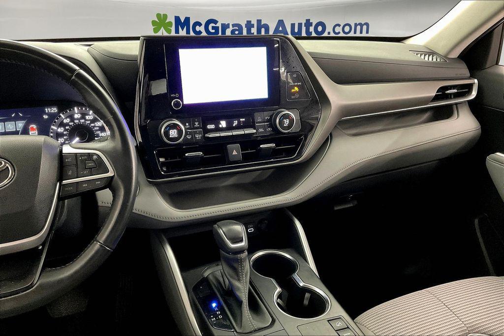 used 2023 Toyota Highlander car, priced at $32,528