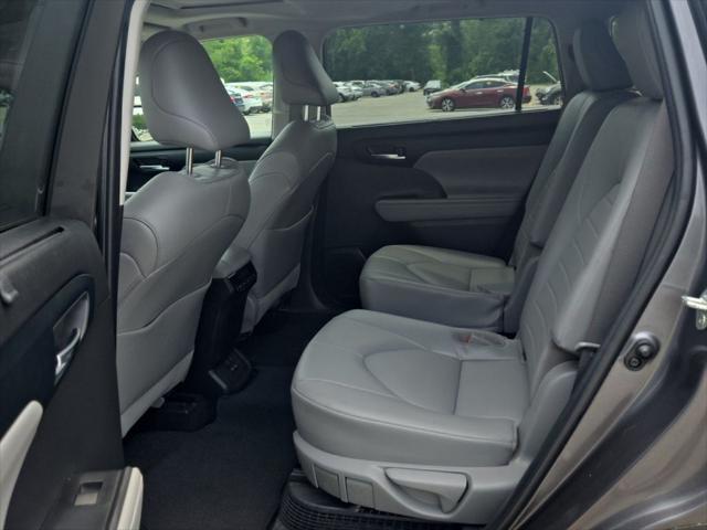 used 2022 Toyota Highlander Hybrid car, priced at $39,830