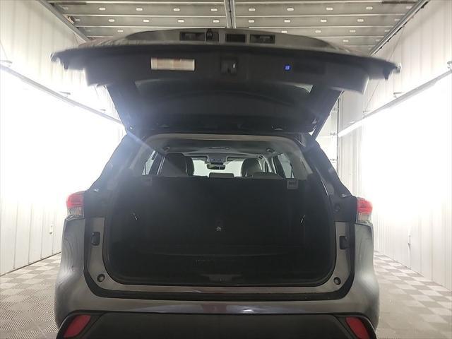 used 2022 Toyota Highlander Hybrid car, priced at $39,830