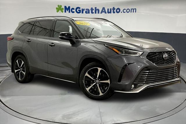 used 2021 Toyota Highlander car, priced at $34,204
