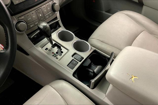 used 2008 Toyota Highlander car, priced at $7,700