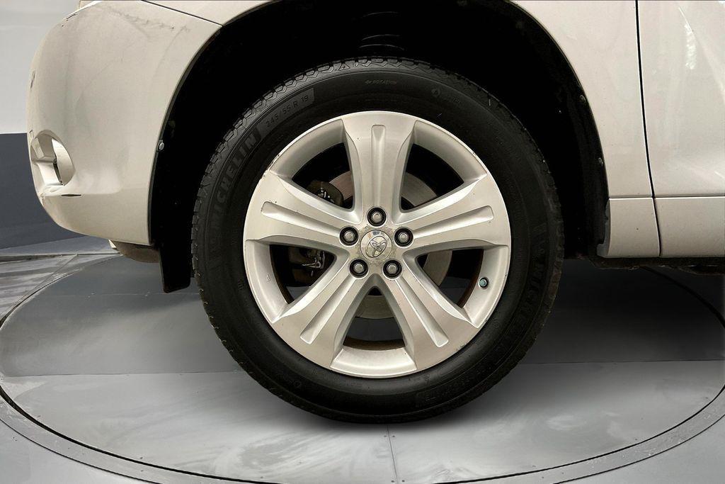 used 2008 Toyota Highlander car, priced at $10,897