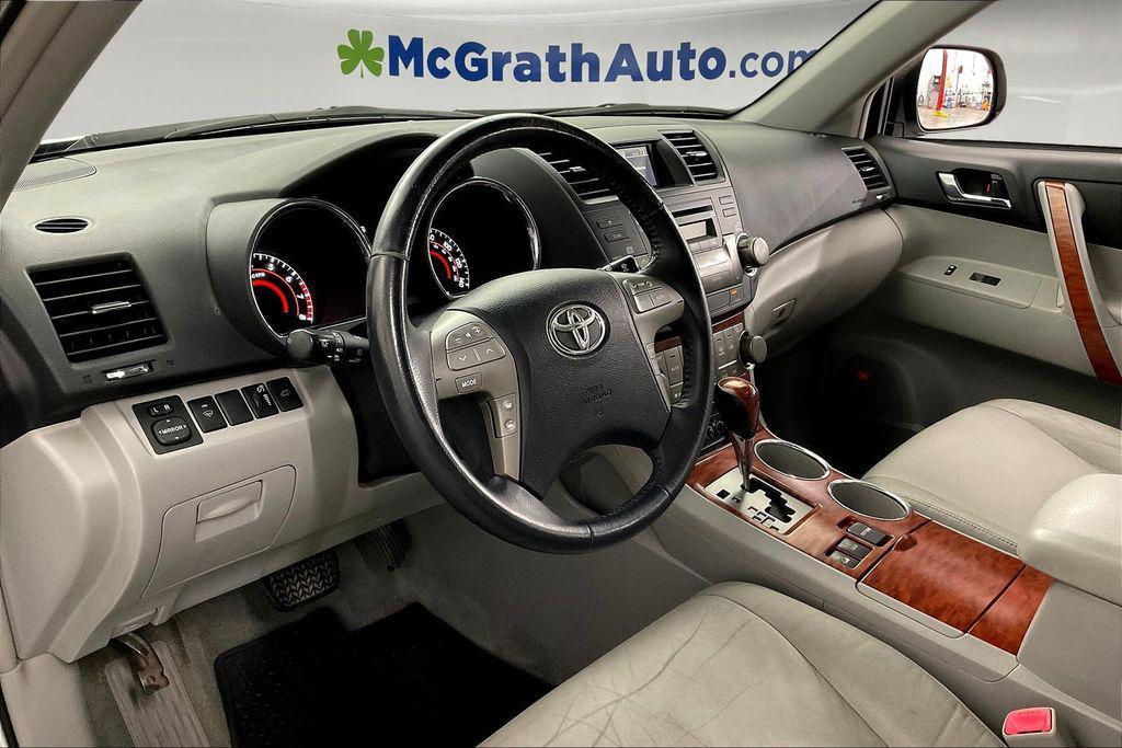 used 2008 Toyota Highlander car, priced at $10,897