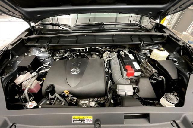 used 2021 Toyota Highlander car, priced at $32,734
