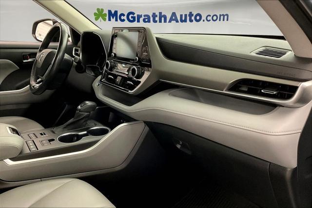 used 2021 Toyota Highlander car, priced at $32,734