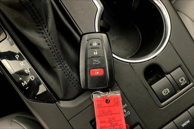 used 2021 Toyota Highlander car, priced at $32,734