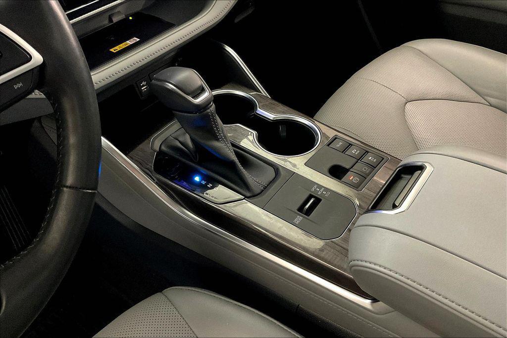 used 2023 Toyota Highlander Hybrid car, priced at $49,632
