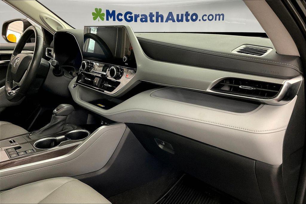 used 2023 Toyota Highlander Hybrid car, priced at $49,632