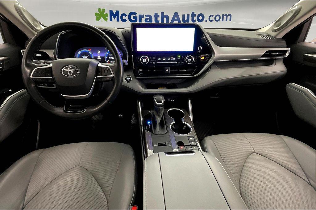 used 2023 Toyota Highlander Hybrid car, priced at $49,632