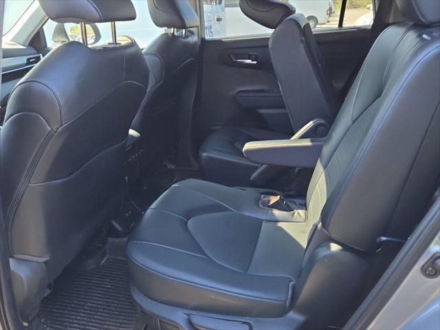 used 2021 Toyota Highlander Hybrid car, priced at $37,499