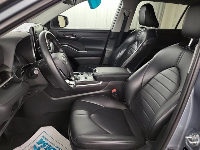 used 2021 Toyota Highlander Hybrid car, priced at $37,499