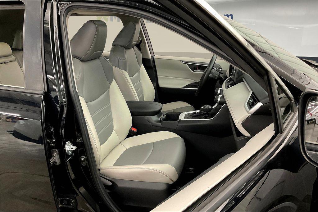 used 2022 Toyota RAV4 Hybrid car, priced at $32,086