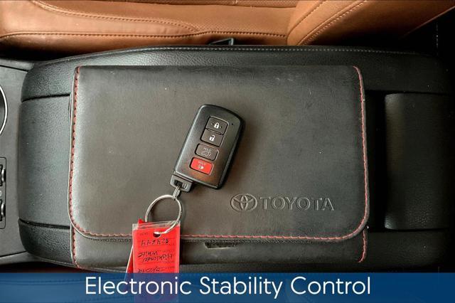 used 2019 Toyota Highlander car, priced at $27,050