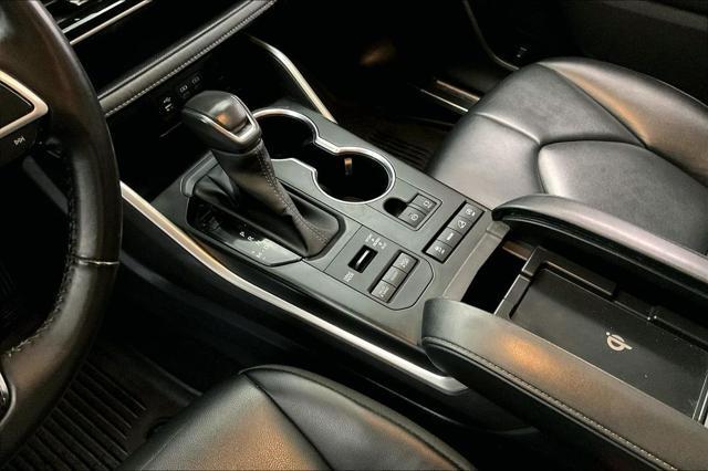 used 2022 Toyota Highlander car, priced at $38,453