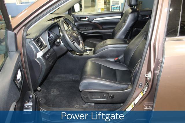 used 2019 Toyota Highlander car, priced at $30,254