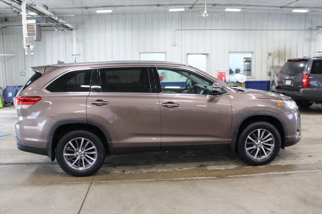 used 2019 Toyota Highlander car, priced at $30,254
