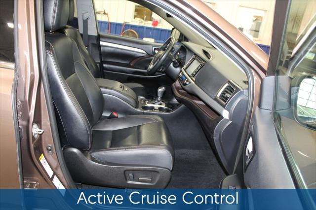 used 2019 Toyota Highlander car, priced at $30,254