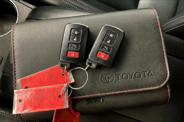 used 2018 Toyota Highlander car, priced at $27,441