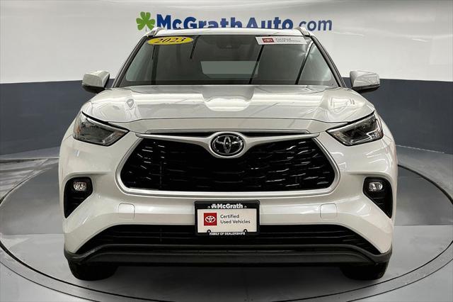 used 2022 Toyota Highlander car, priced at $41,476