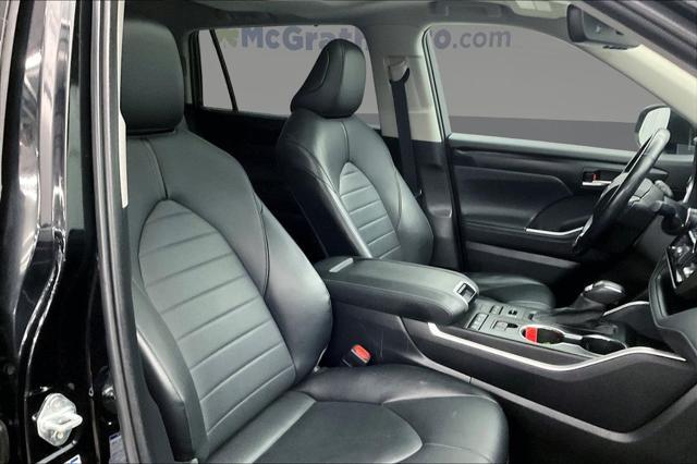 used 2021 Toyota Highlander car, priced at $34,445